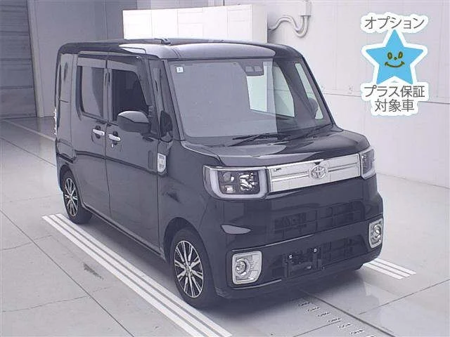 Toyota Pixis Mega LA700A 2022